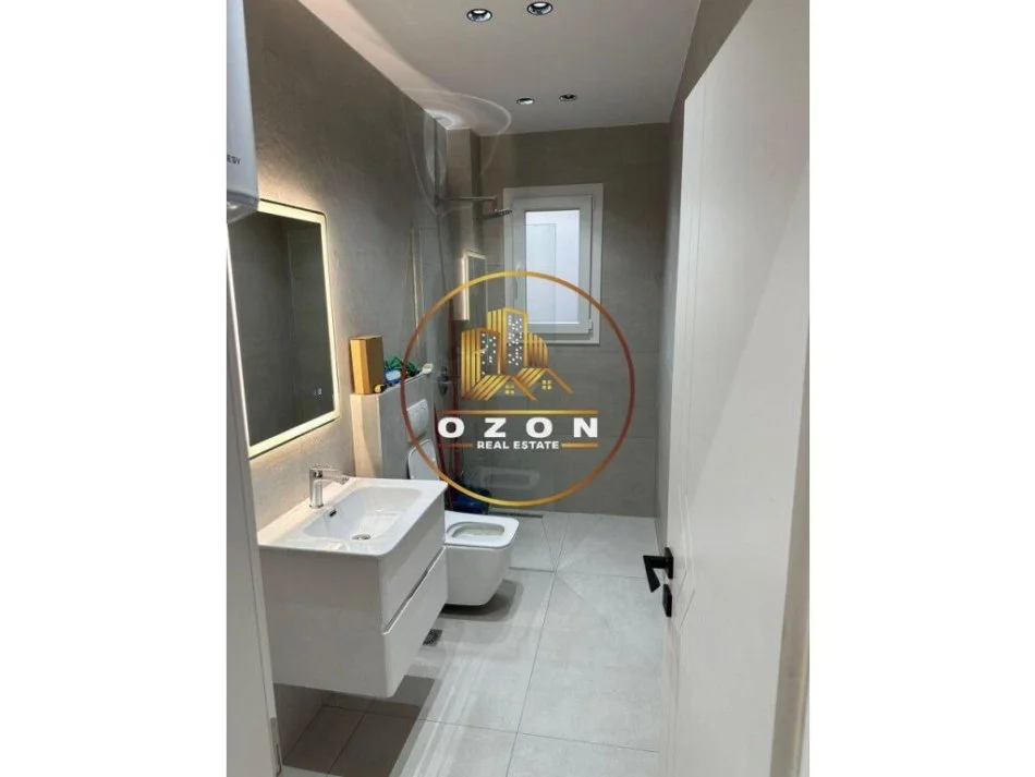 Apartament 2+1 për Banim ose Zyra me Qira në Bllok!