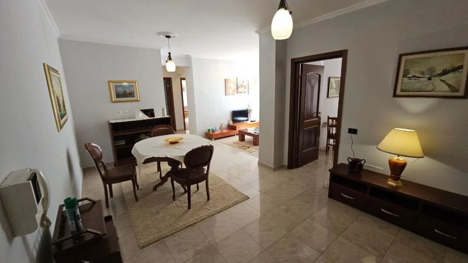 Tirane, shitet apartament 2+1+Aneks+Ballkon Kati 6, 113 m² 305.000 € (Rruga Faik Konica)