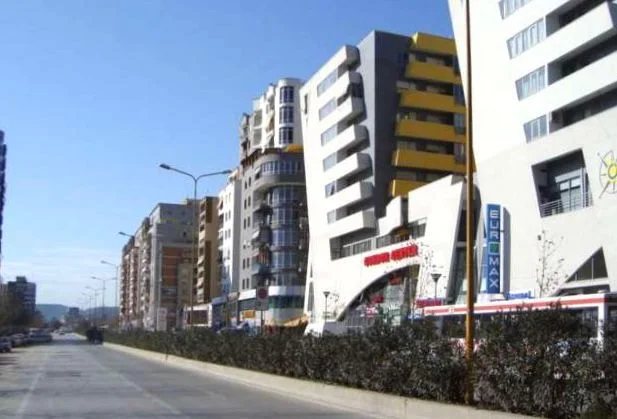 Apartament 1+1 me Qira Përballë Delijorgjit!