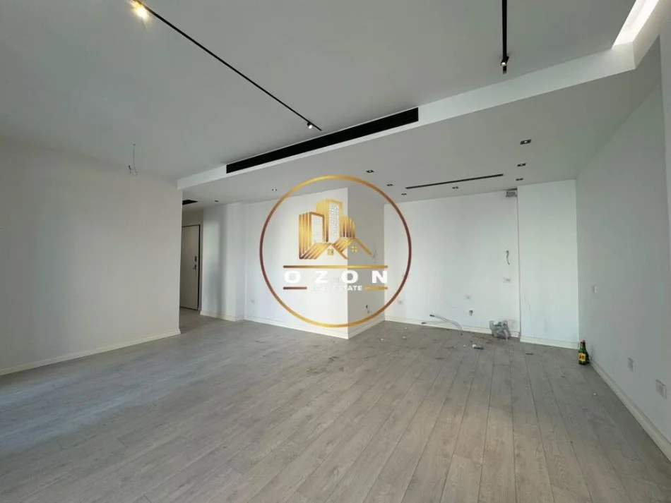 Apartament 2+1+2 për Qira tek Nisharaku pranë Square 21!