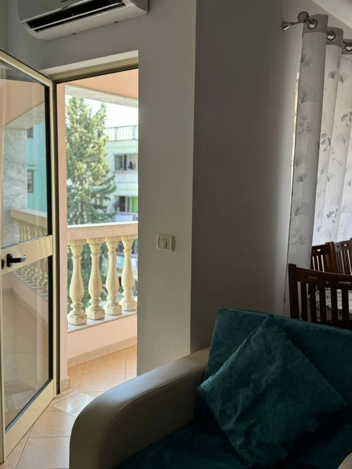Tirane, shes apartament 2+1+Ballkon Kati 4, 96 m² (Kthesa e Kamzes)
