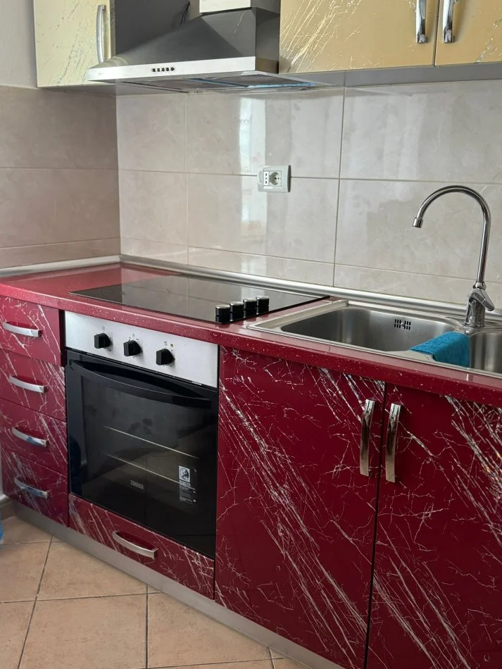 Tirane, shes 2+1 Kati 4, 96 m² 120.000 € (Kthesa e Kamzes)