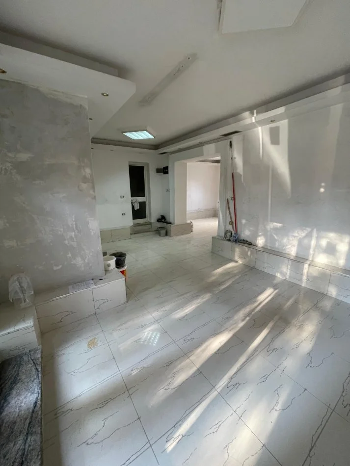 Tirane, jepet me qera dyqan Kati 0, 72 m² 800 € (21-dhjetori)