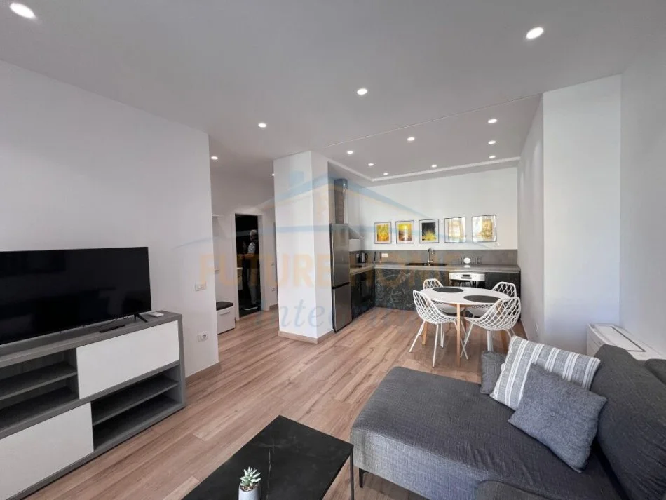 Tirane, jepet me qera apartament 1+1 Kati 2, 70 m² 1.100 € (RRUGA E ELBASANIT TIRANE)