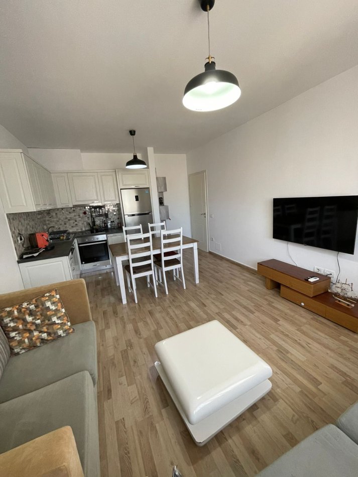 Tirane, jepet me qera apartament 2+1+Ballkon Kati 8, 82 m² 550 € (Astir)