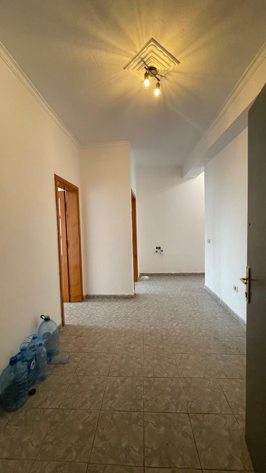 Tirane, shitet apartament 2+1+Ballkon Kati 6, 88 m² 120.000 € (Rruga Bardhyl , Brryli)