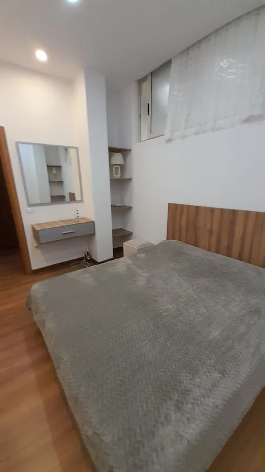 Tirane, Apartament 1+1 per qira  Kati 1, 74 m² 590 € (9 kateshet)
