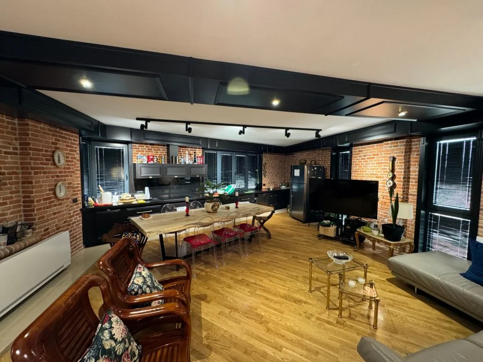 Tirane, shitet apartament 4+1 , 266 m² 750.000 € (SELVIA)