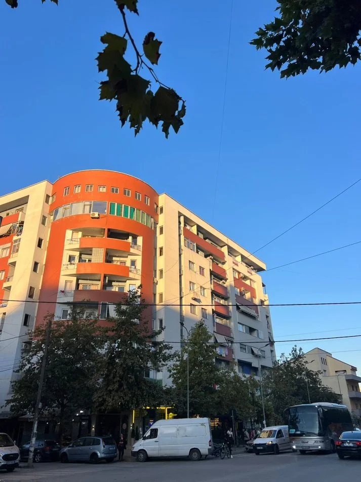 Tirane, jepet me qera apartament 1+1 Kati 7, 66 m² 400 € (rruga tom plezha)