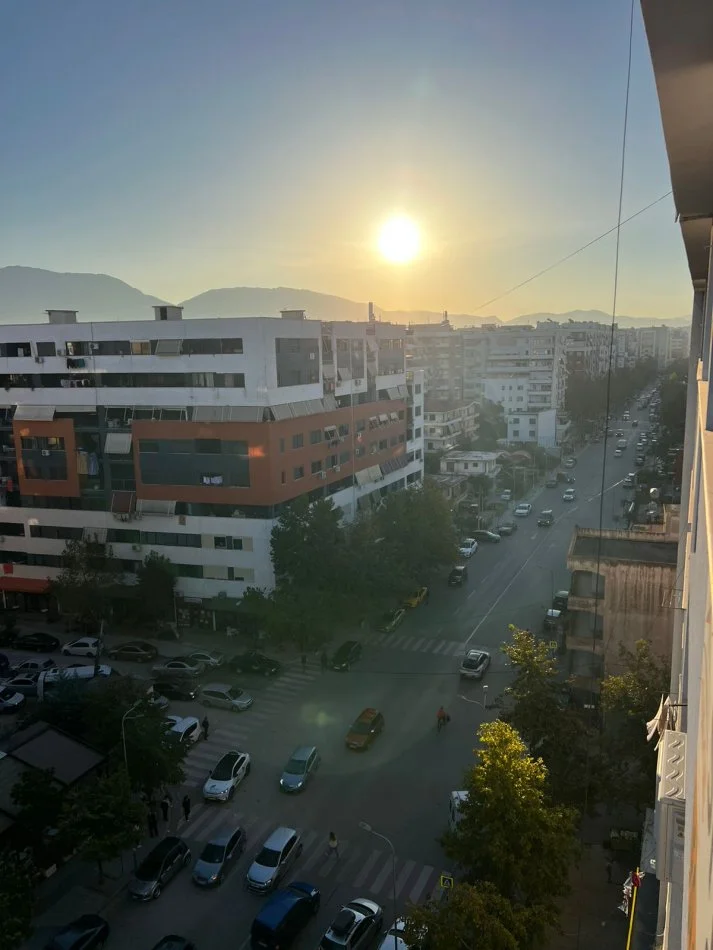 Tirane, jepet me qera apartament 1+1 Kati 7, 66 m² 400 € (rruga tom plezha)