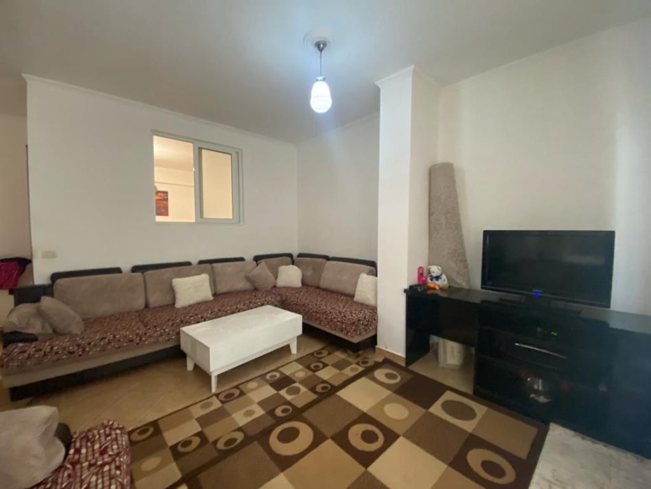 Tirane, shitet apartament 1+1 Kati 3, 73 m² 130.000 € (Rruga e Elbasanit)