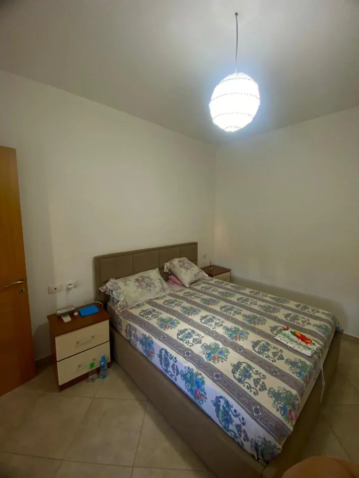 Tirane, jepet me qera apartament 1+1 Kati 4, 530 € 