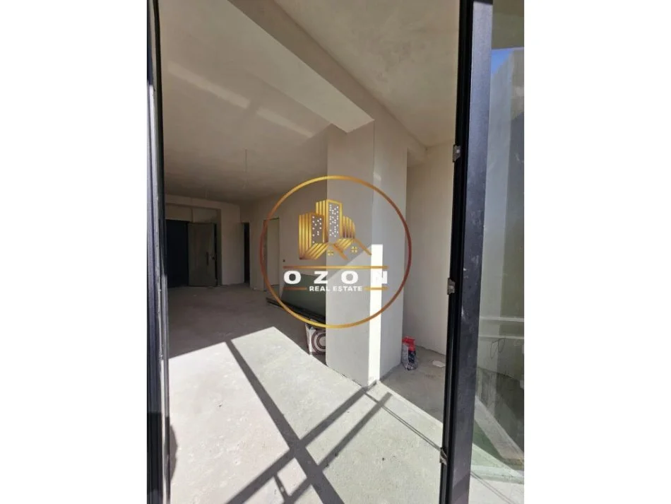 Apartament 1+1 për Shitje pranë Zogut të Zi!