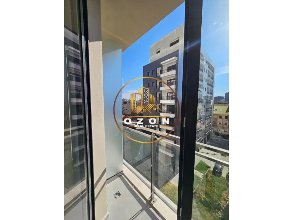 Apartament 1+1 për Shitje pranë Zogut të Zi!