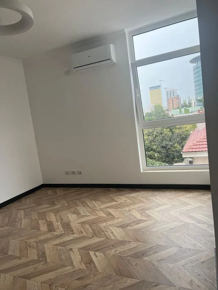Tirane, jepet me qera zyre Kati 3, 128 m² 1.400 € (Papa Gjon Pali II)