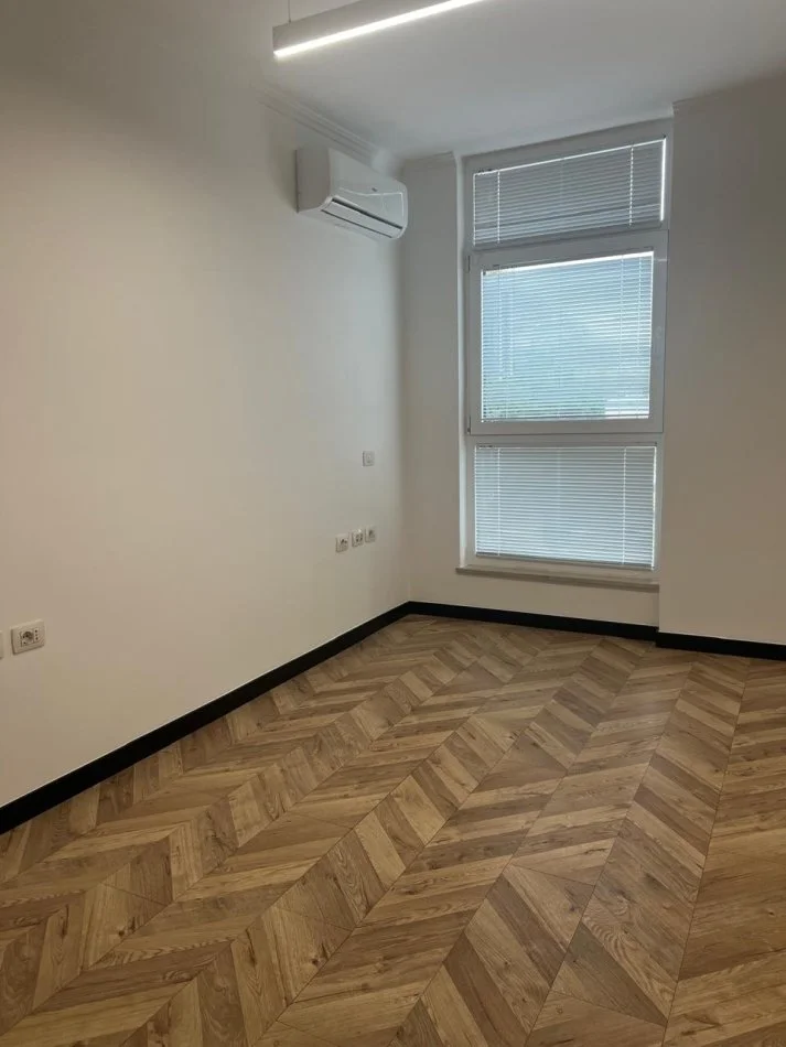 Tirane, jepet me qera zyre Kati 3, 128 m² 1.400 € (Papa Gjon Pali II)