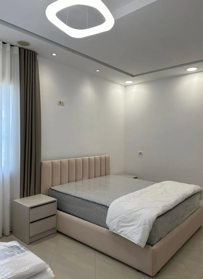 Tirane, jepet me qera apartament 1+1+Ballkon Kati 2, 70 m² 500 € (Jordan Misja)