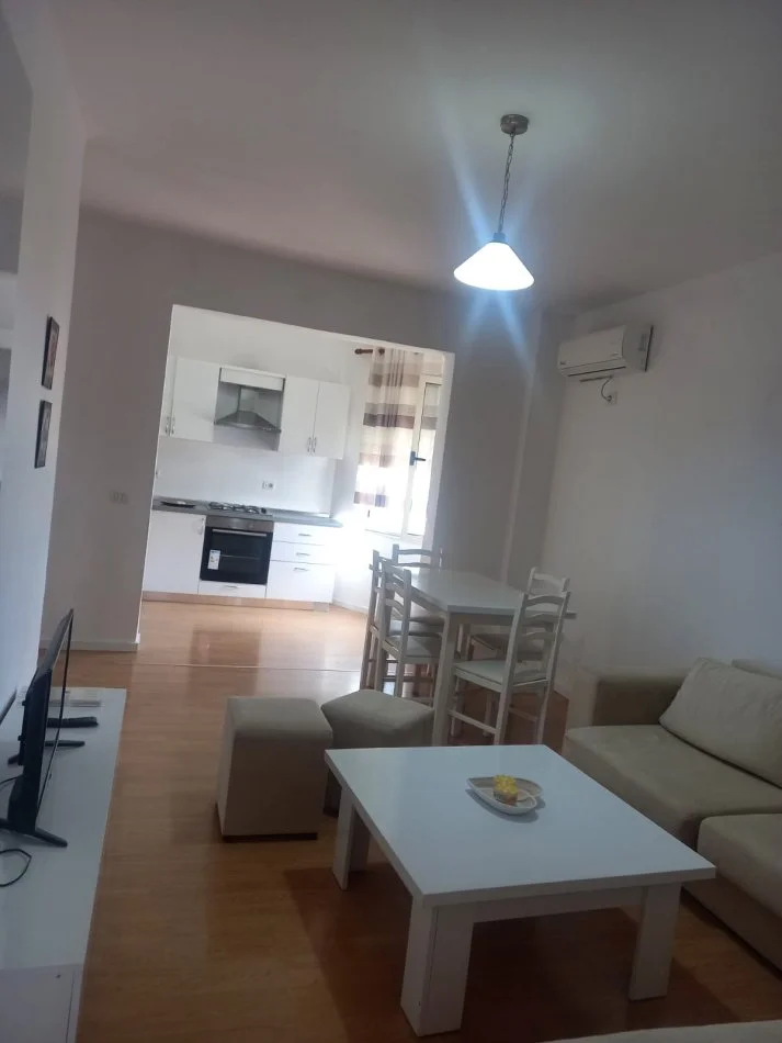 Durres, jepet me qera apartament 1+1 Kati 11, 
