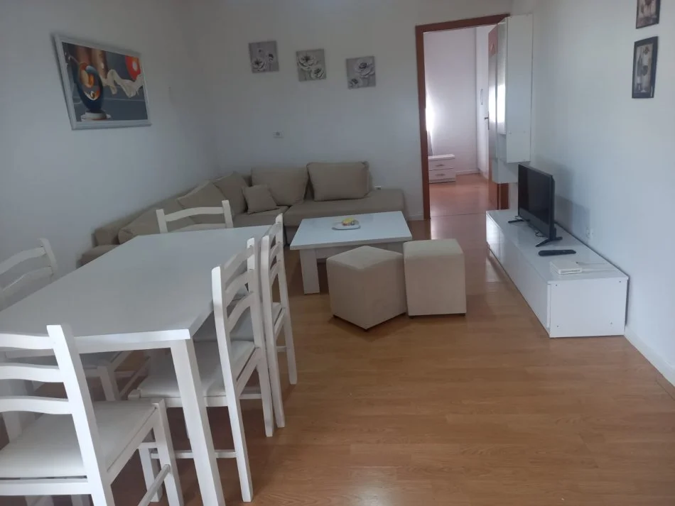 Durres, jepet me qera apartament 1+1 Kati 11, 