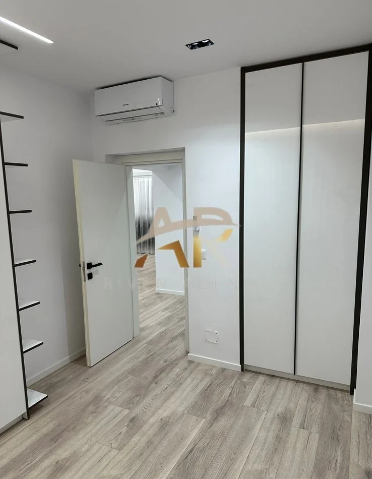 Tirane, jepet me qera shtepi 2+1 Kati 3, 62 m² 800 € (Bllok, tek Libri Universitar)