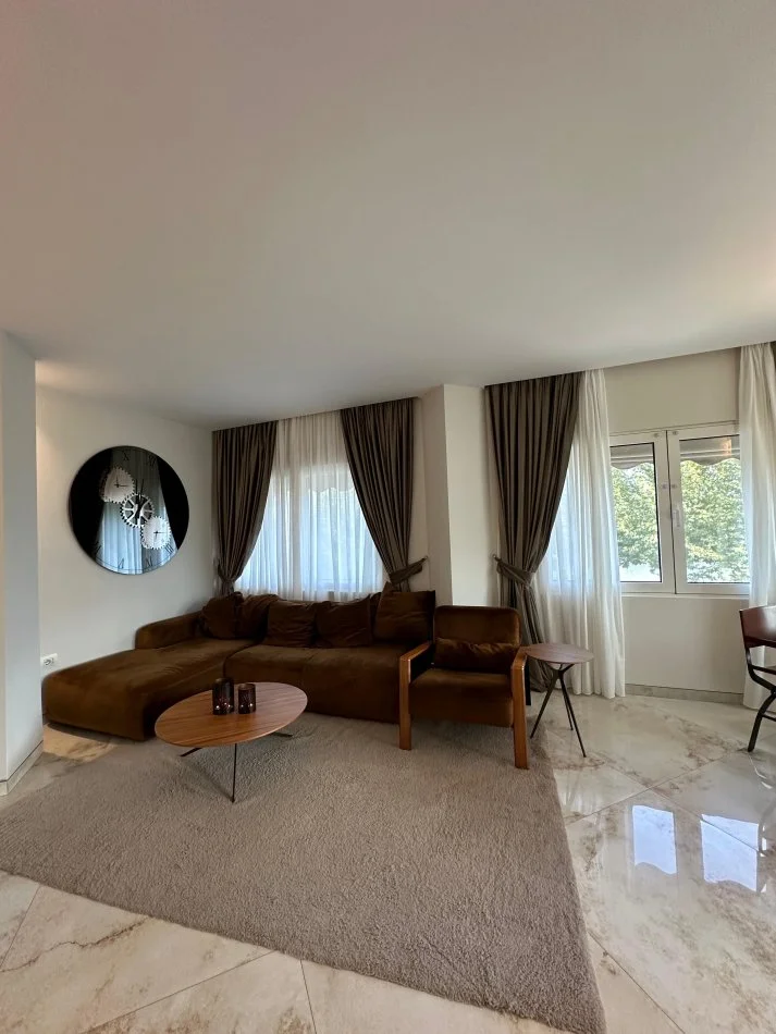 Tirane, shitet apartament 2+1 Kati 1, 117 m² 270.000 € (Liqeni i Thate)