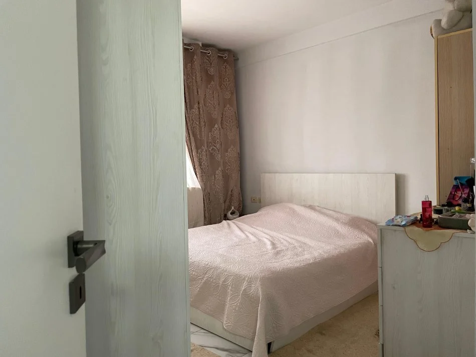 Tirane, shes 2+1+Ballkon Kati 6, 148 m² 155.000 € (Rruga Veli Deni)