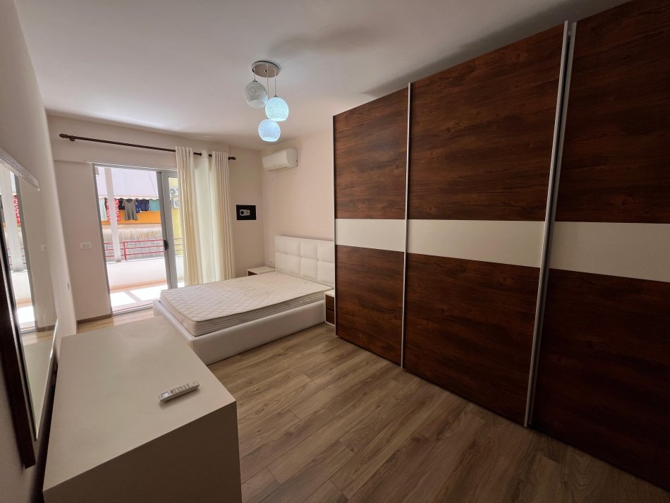 Tirane, shitet apartament 2+1 Kati 3, 120 m² 216.000 € (Liqeni i Thate)