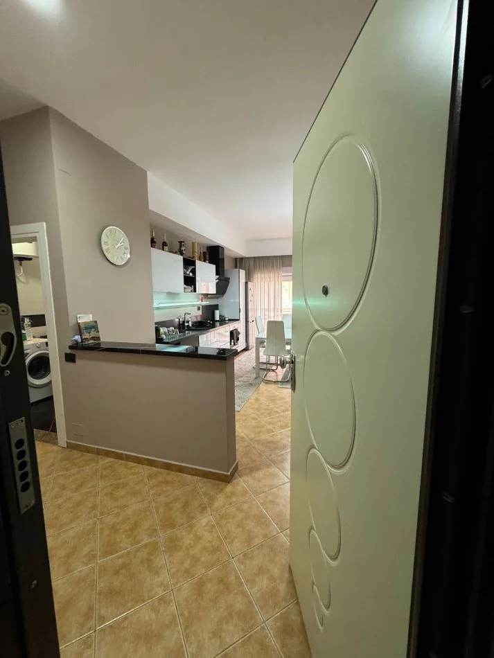 Vlore, shitet apartament 1+1 , 84 m² (Afer lokal Season, te pallati Namma, rruga Murat Terbaci) rv 45635