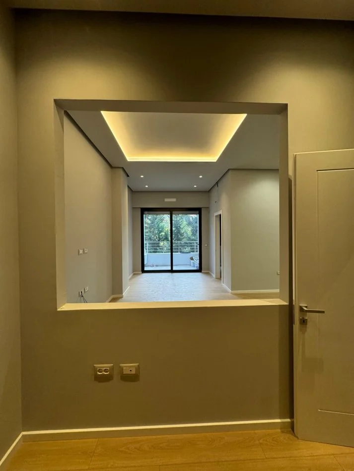 Tirane, shes apartament 2+1 Kati 1, 101 m² 160.000 € (Rruga peti)