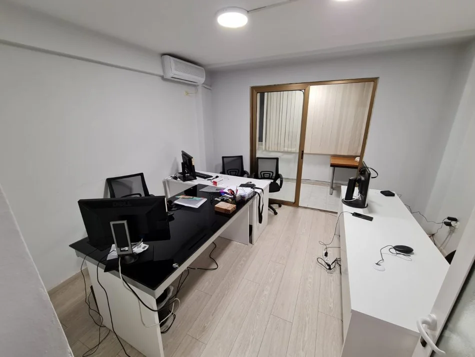 Tirane, jepet me qera ambjent biznesi Kati 1, 120 m² 750 € (Ish Blloku (Ngjitur me LSI))