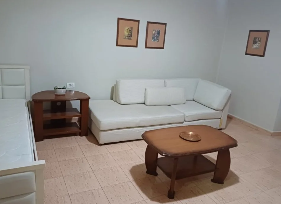 Tirane, jepet me qera apartament 2+1+Ballkon Kati 2, 83 m² 700 € (Sheshi Willson)