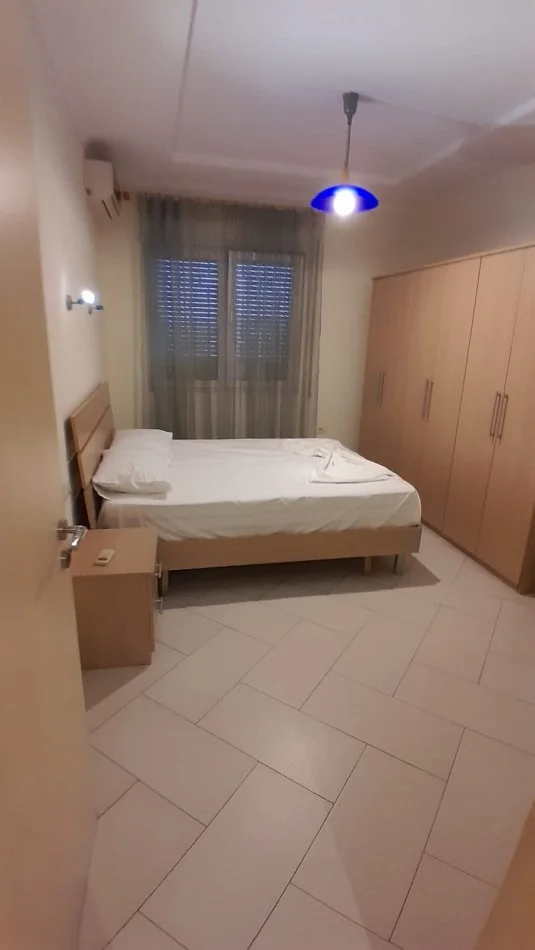 Tirane, Apartament 2+1 per qira Rruga Kavajes