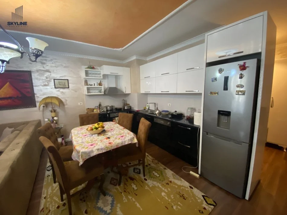 Tirane, shitet apartament 2+1 Kati 3, 110 m² 140.000 € (Fresk)