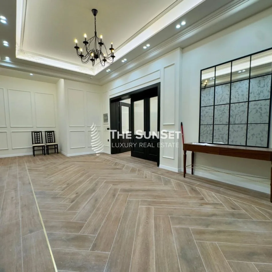 Tirane, Ambient biznesi per shitje  (Fadil Deliu)