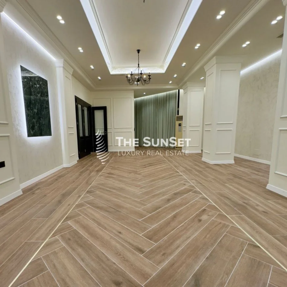 Tirane, Ambient biznesi per shitje  (Fadil Deliu)