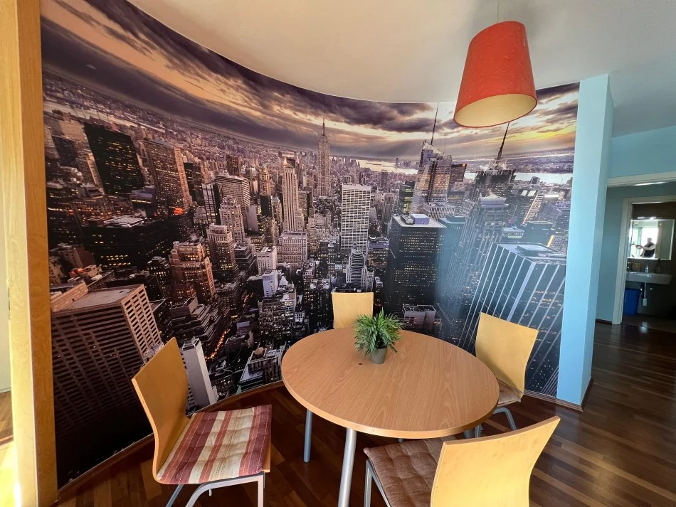 Tirane, jepet me qera apartament 2+1+Ballkon Kati 9, 118 m² 660 € (Rruga e Kavajes)