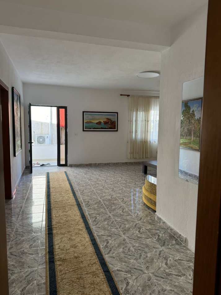 Tirane, jepet me qera apartament 3+1+Ballkon Kati 2, 100 m² 550 € (Rruga e Elbasanit)