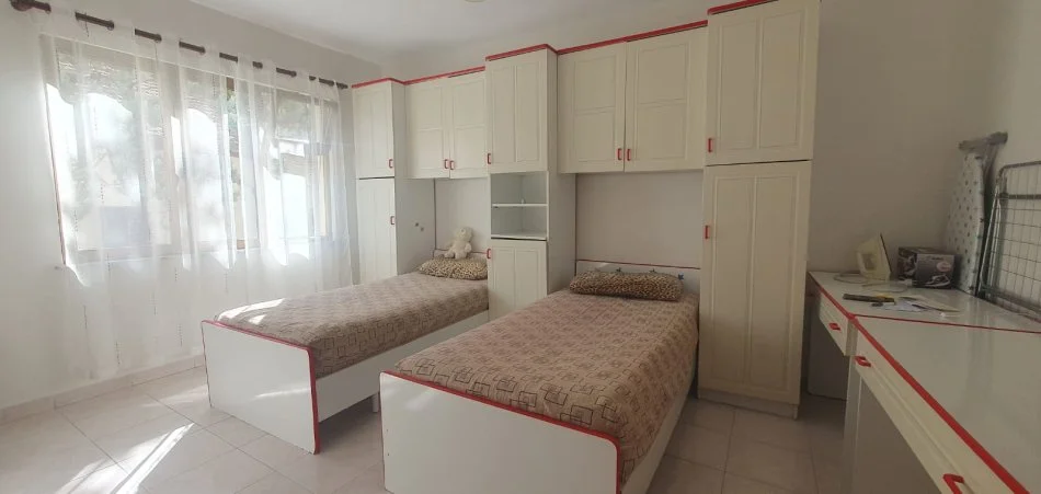 Tirane, jepet me qera apartament 2+1+Aneks+Ballkon Kati 1, 100 m² 700 € (Mine Peza)
