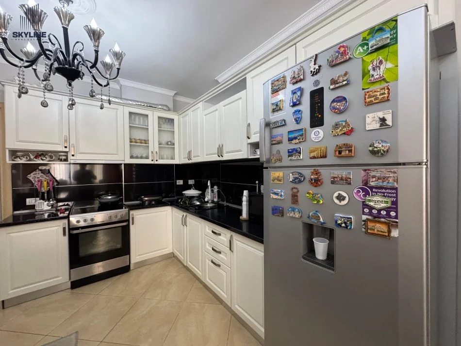 Tirane, shitet apartament 3+1+Ballkon Kati 7, 141 m² 180.000 € (Astir)