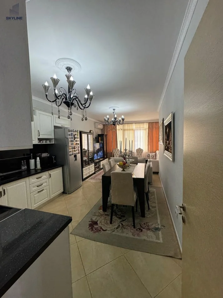 Tirane, shitet apartament 3+1+Ballkon Kati 7, 141 m² 180.000 € (Astir)