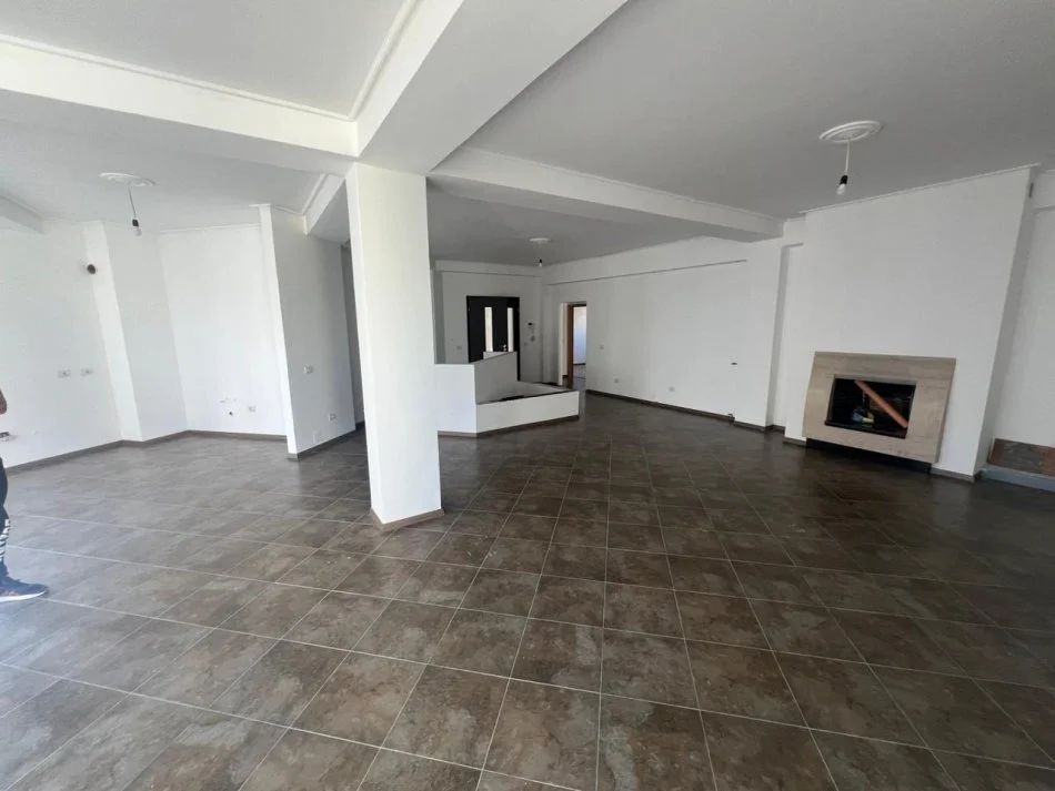 Tirane, shes Vile 3 Katshe Kati 0, 530 m² 650.000 € (liqeni thate)