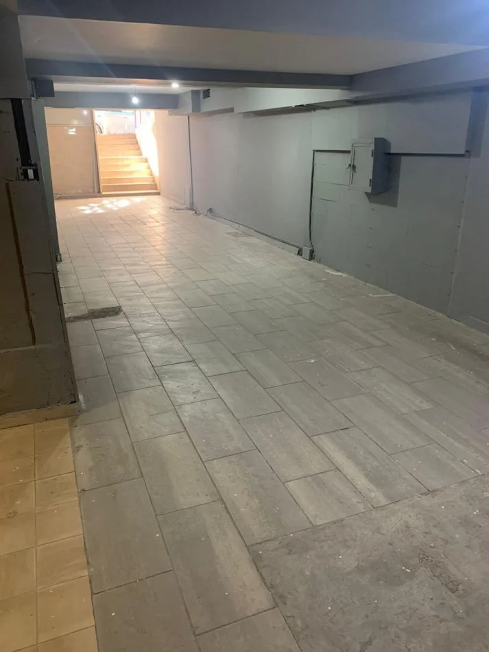 Tirane, jepet me qera ambjent biznesi Kati 0, 200 m² 750 € (Rruga Ndre Mjeda)