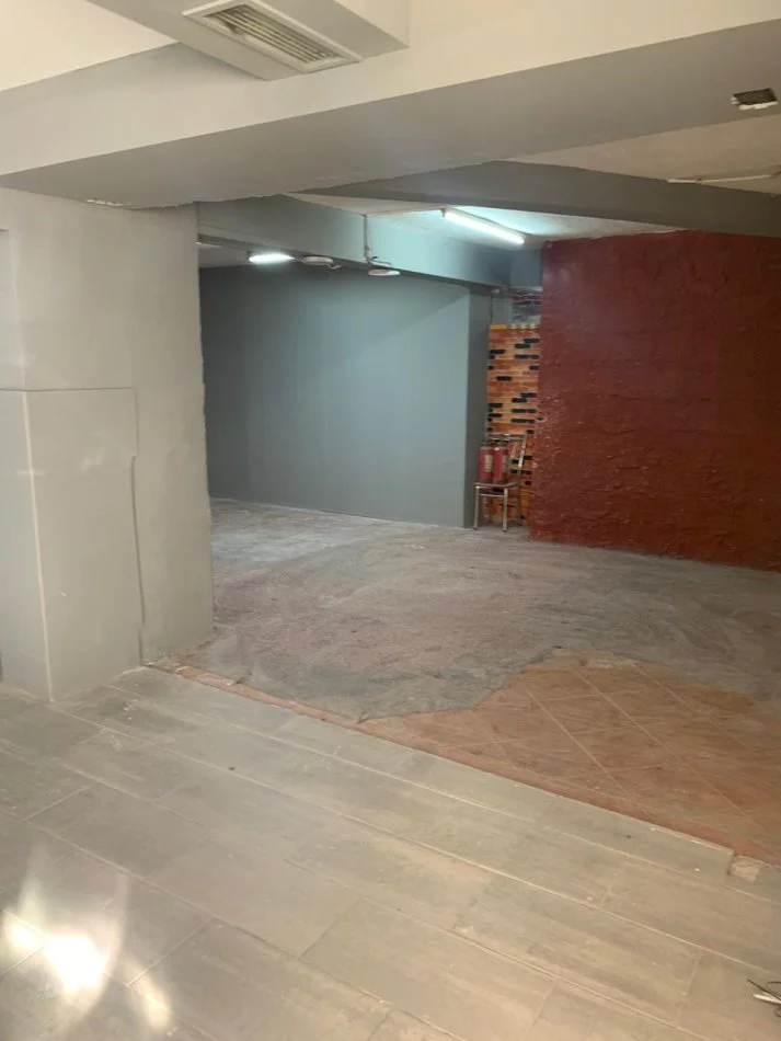 Tirane, jepet me qera ambjent biznesi Kati 0, 200 m² 750 € (Rruga Ndre Mjeda)