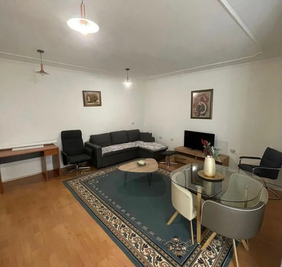 Tirane, jap me qera apartament 2+1 Kati 2,