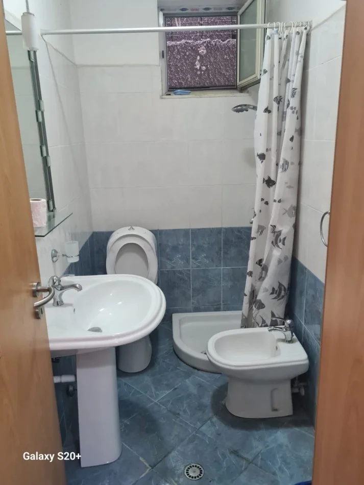 Tirane, Apartament 2+1 me qira tek Rruga Margarita Tutulani 700 Euro