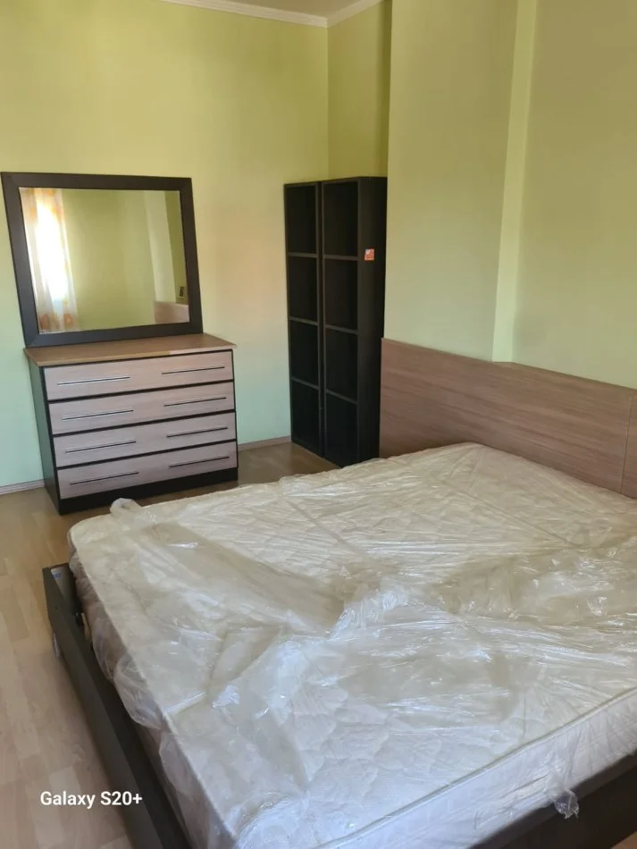 Tirane, Apartament 2+1 me qira tek Rruga Margarita Tutulani 700 Euro