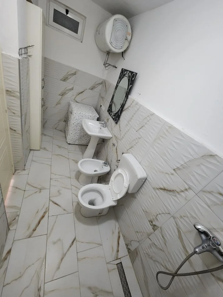 Durres, shitet apartament 1+1 Kati 4, 56 m² 69.000 € (Prane Policise Durres)