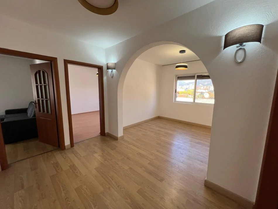 Tirane, shitet apartament 3+1+Aneks+Ballkon Kati 4, 95 m² 145.000 € (Rruga 4 Deshmoret)