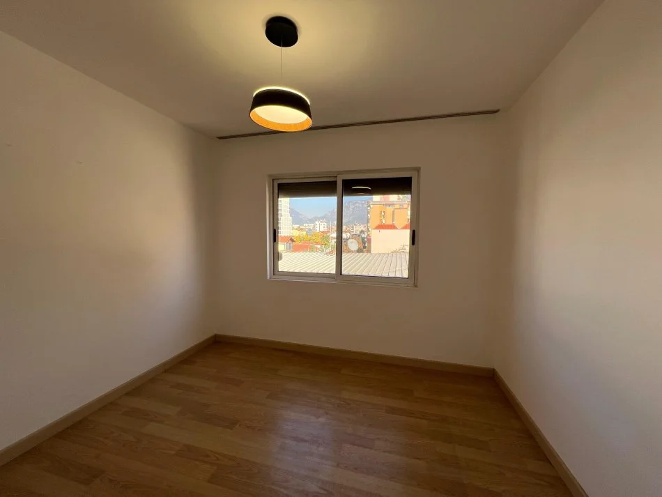 Tirane, shitet apartament 3+1+Aneks+Ballkon Kati 4, 95 m² 145.000 € (Rruga 4 Deshmoret)