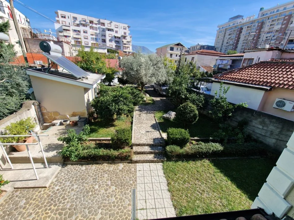 Tirane, shes Vile 3+1 Kati 0, 400 m² 360.000 € (Rr. "Asim Vokshi", Tirane)